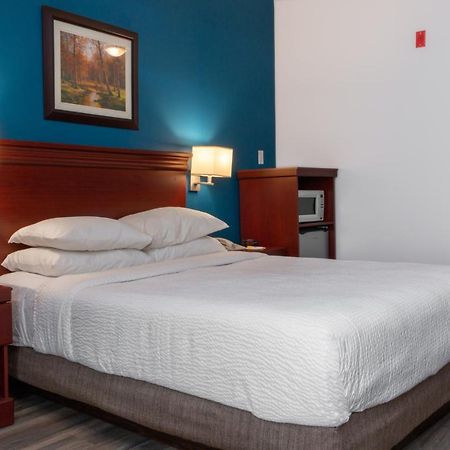 Premier Inn & Suites - Downtown Hamilton Luaran gambar