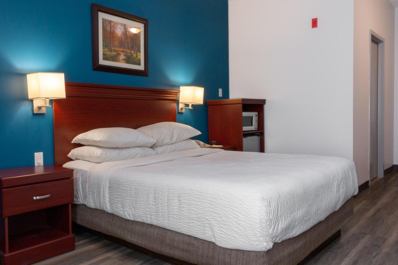 Premier Inn & Suites - Downtown Hamilton Luaran gambar