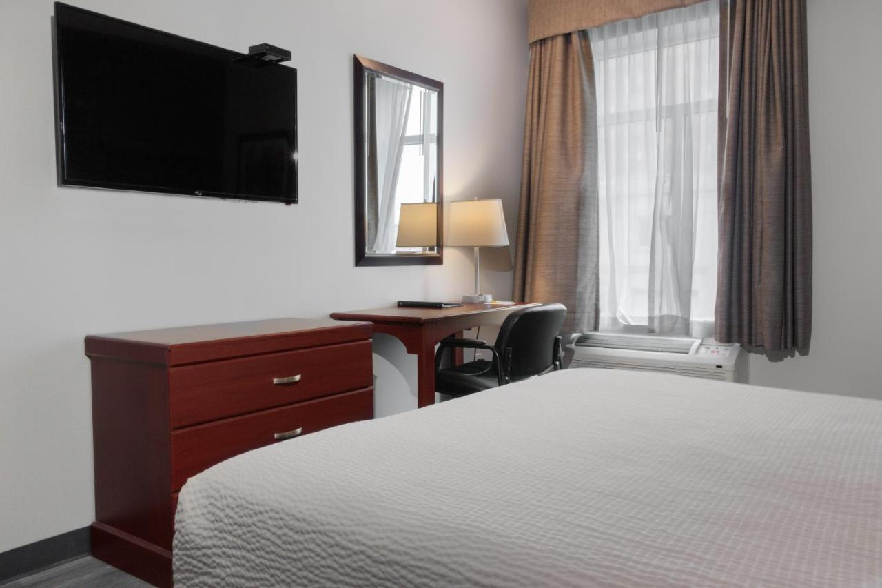 Premier Inn & Suites - Downtown Hamilton Luaran gambar