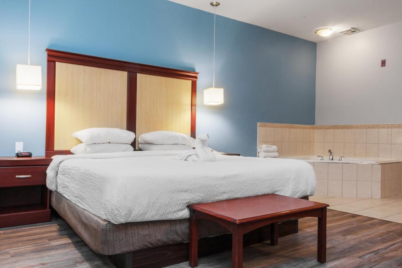 Premier Inn & Suites - Downtown Hamilton Luaran gambar