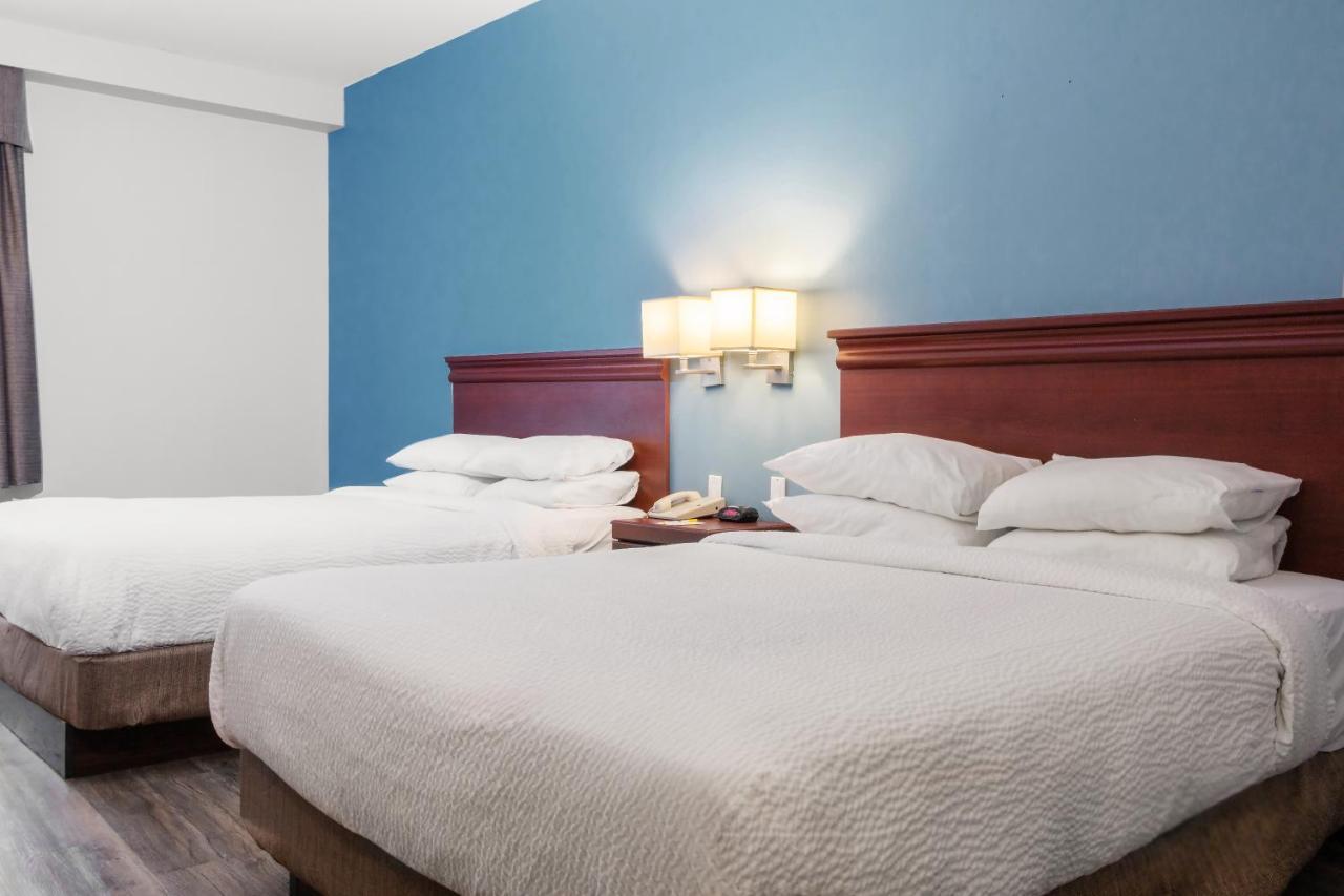 Premier Inn & Suites - Downtown Hamilton Luaran gambar