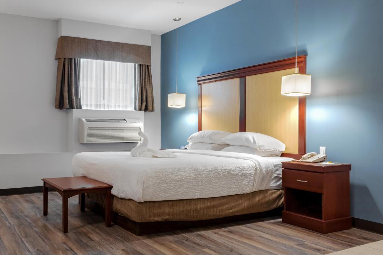 Premier Inn & Suites - Downtown Hamilton Luaran gambar